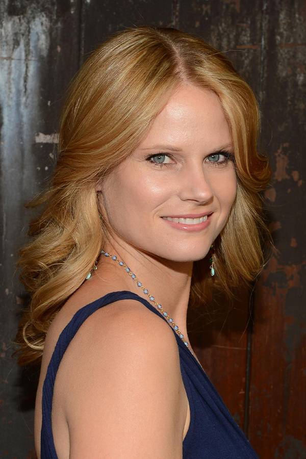 Joelle Carter